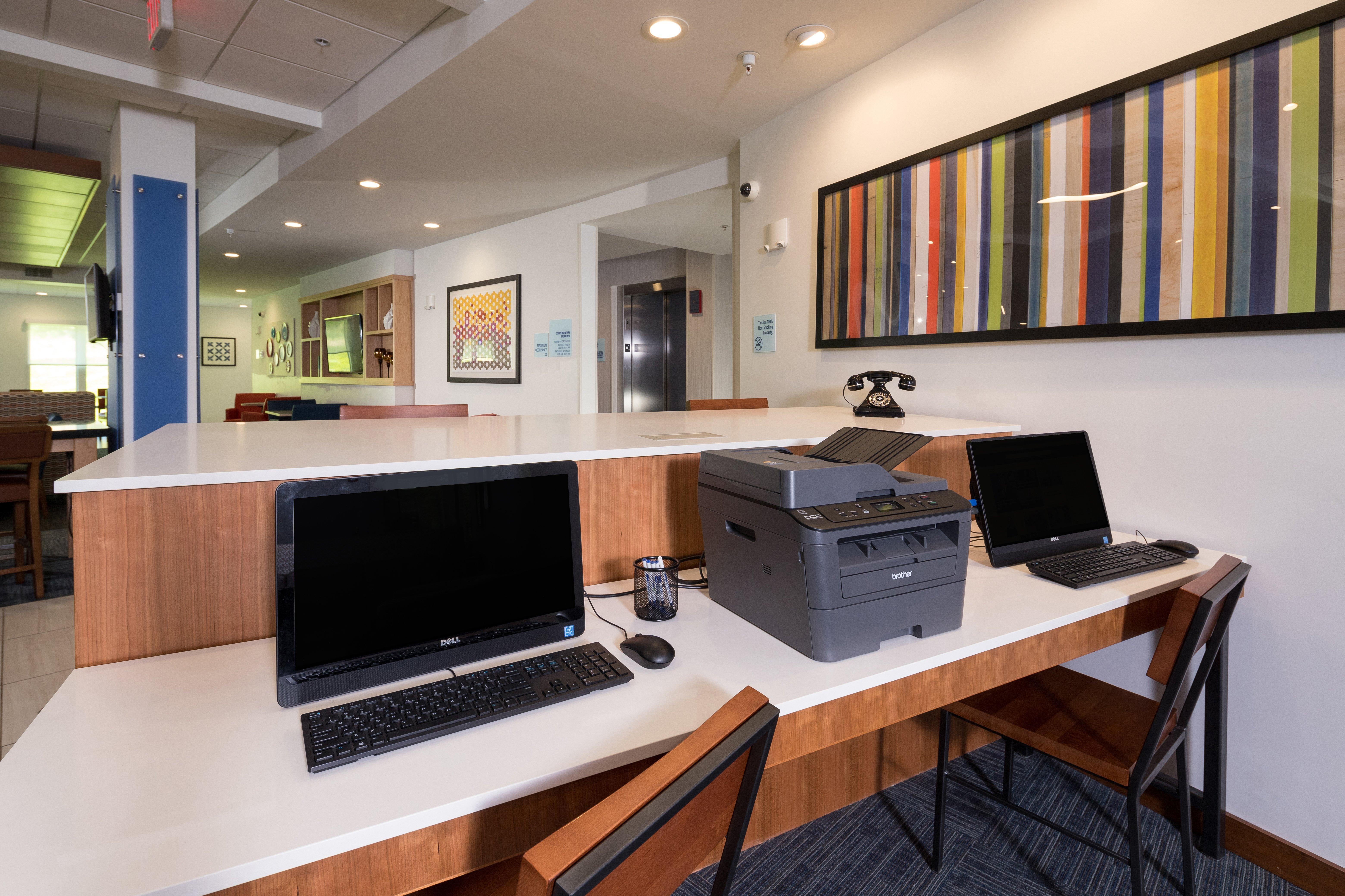 Express & - By Ihg 3* Portage