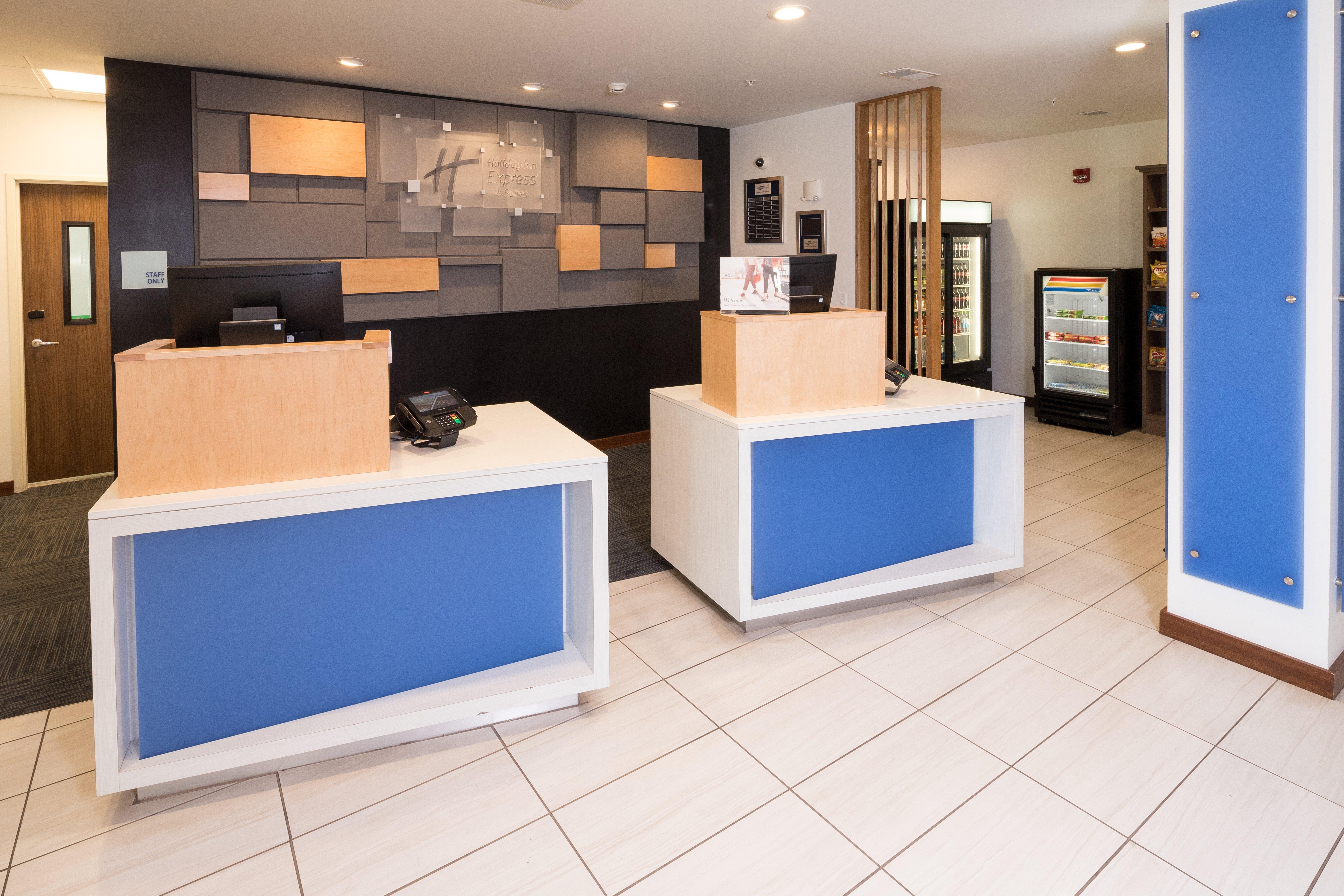 Holiday Express & - By Ihg Hotel Portage